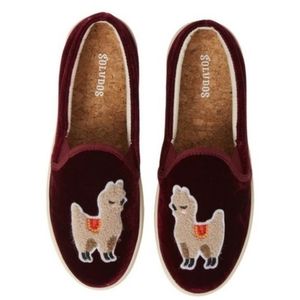 Soludos burgundy velvet shoes